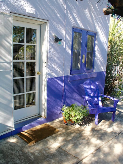 Locking screen door and inside door.