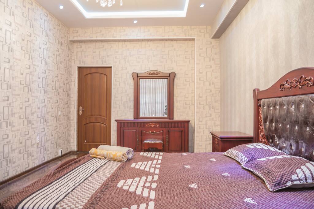 Спальная кровать