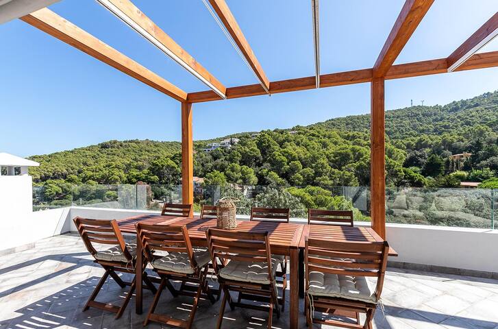 Modern villa with stunning views & private pool gallery image 3