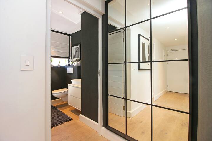 Eclipse Luxury Penthouse gallery image 4