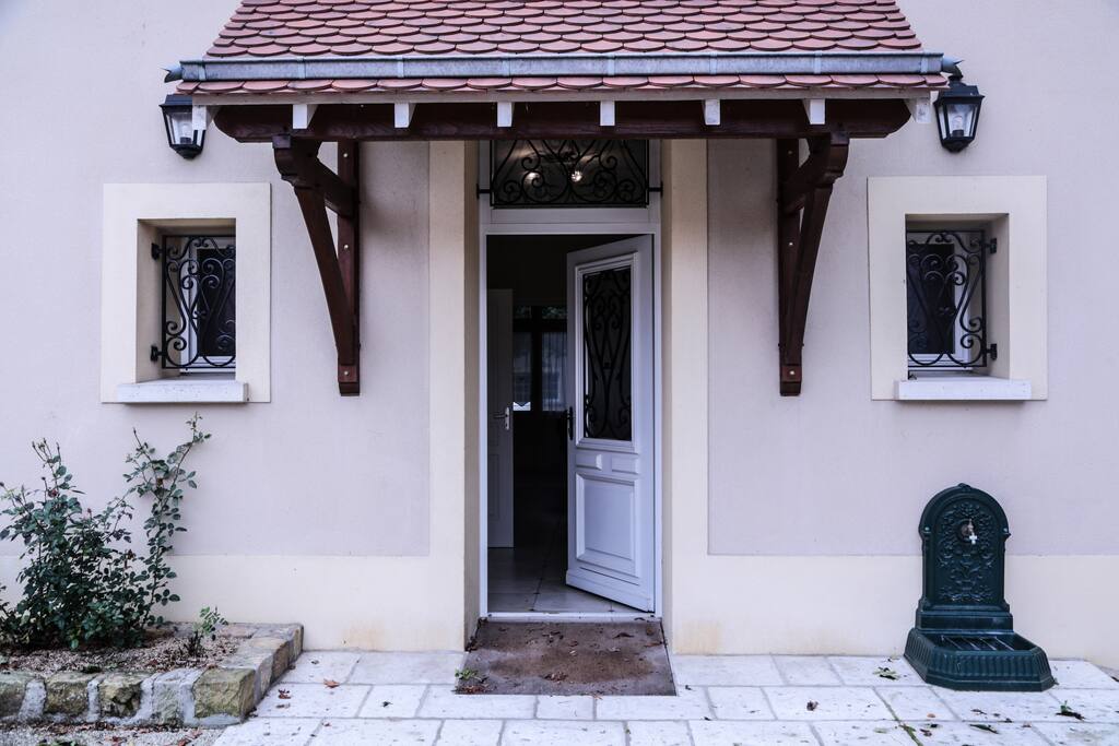 L'entrée principale de l'appartement