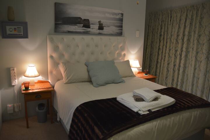 Endless Seaview Cosy 4 bedroom Home LavenderLaine gallery image 4