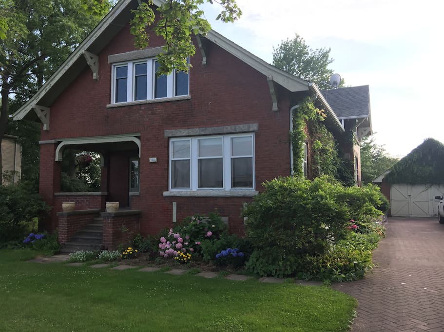 Niagara farmhouse
