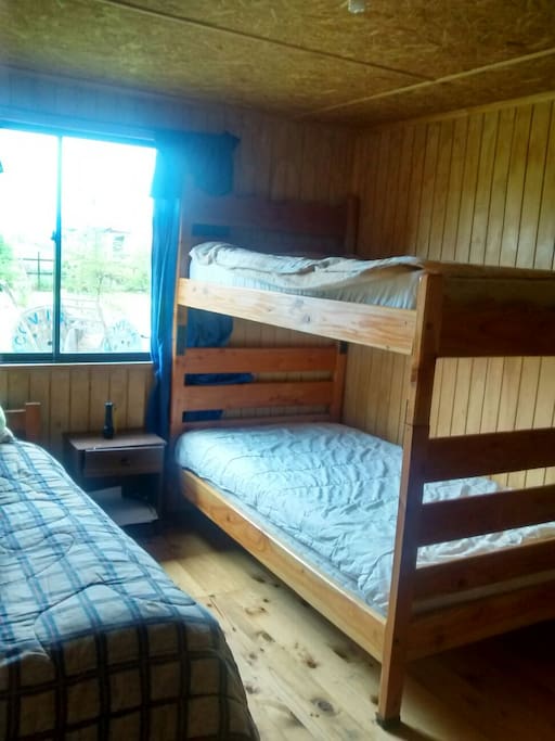 habitación con 3 camas individual
