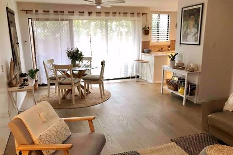 Bahia Beachside 
2 Bedroom Apartment with Garden