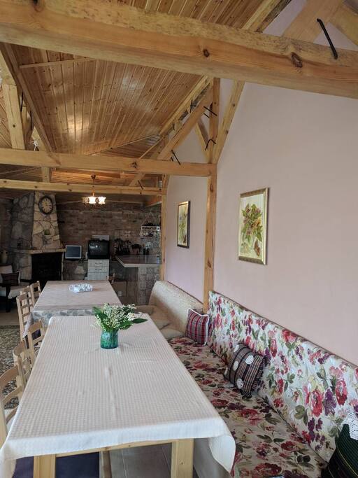 Room available to all guests