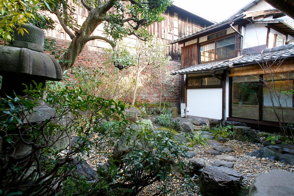 A 150-year-old machiya with a manicured garden, Kyoto, Kyoto Prefecture, Japan, photo 1 of 10