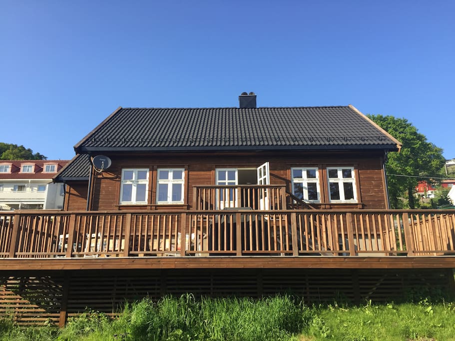 Huset i front