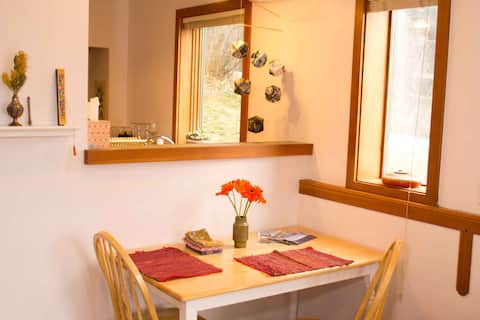 Top performing Airbnb: Star Anise Comfortable & Modern in-town Apartment in Kenai Peninsula