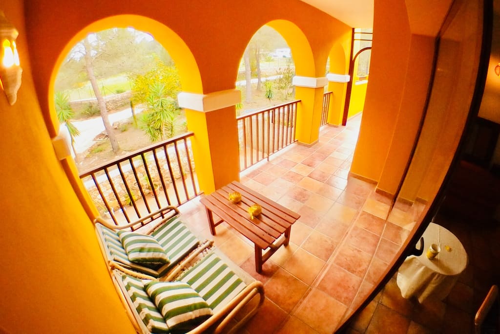 TERRACE ROOM 3