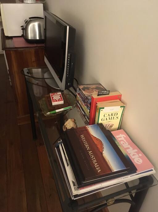 Dvd's, cards, books!