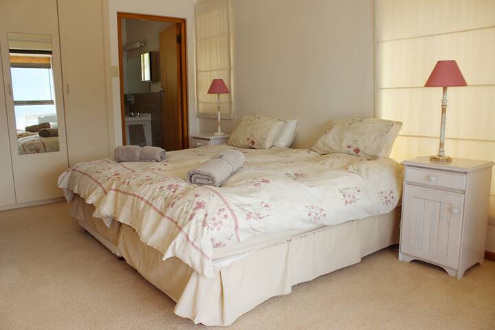 Muscat: Mountain side treasure gallery image 5