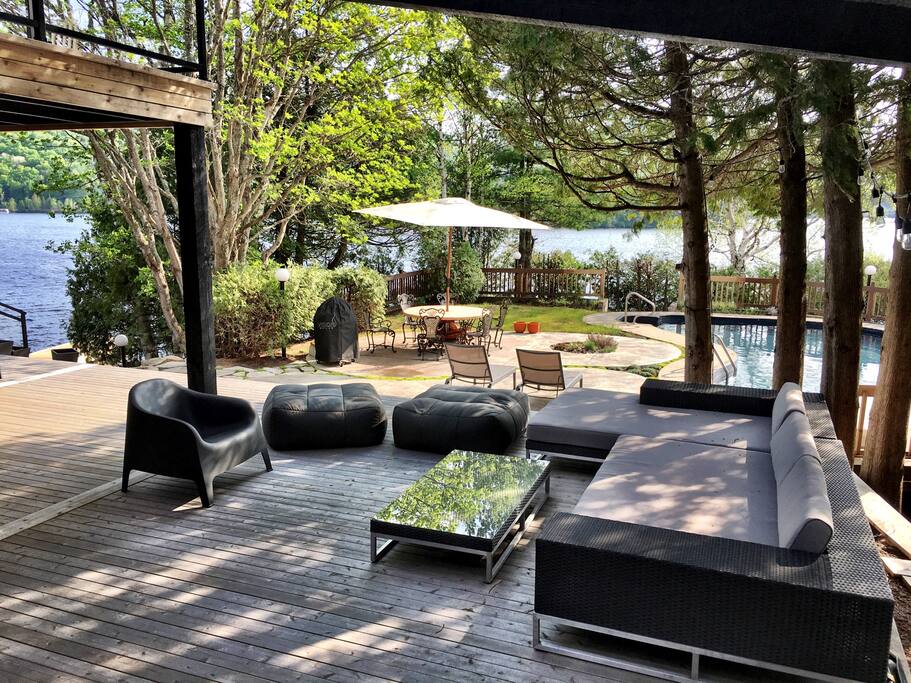 Outside lounge
