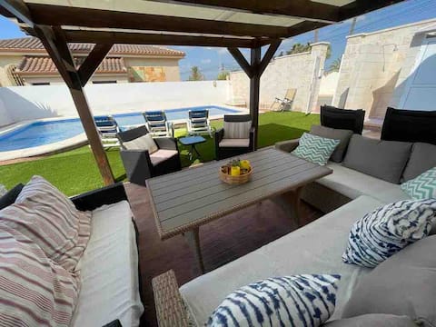 Villa with privat pool. Triangulo