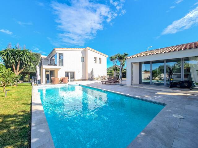 Modern Villa with private pool in Santa Ponsa gallery image 3