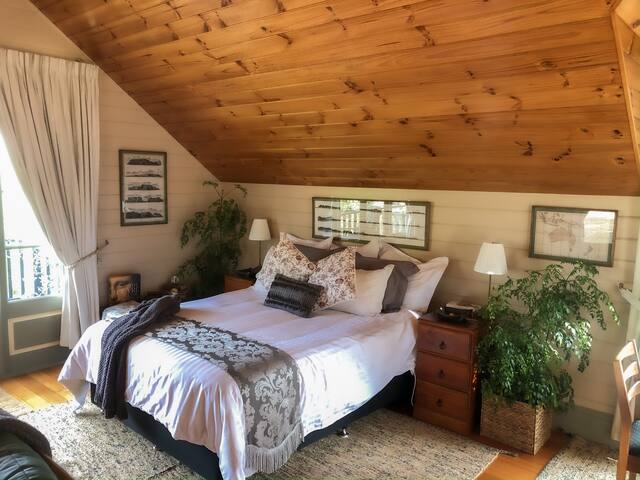 Exclusive Boutique Coastal Cottage gallery image 4