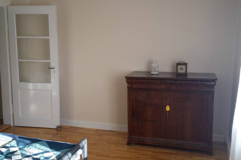 Staumöglichkeiten Zimmer 1