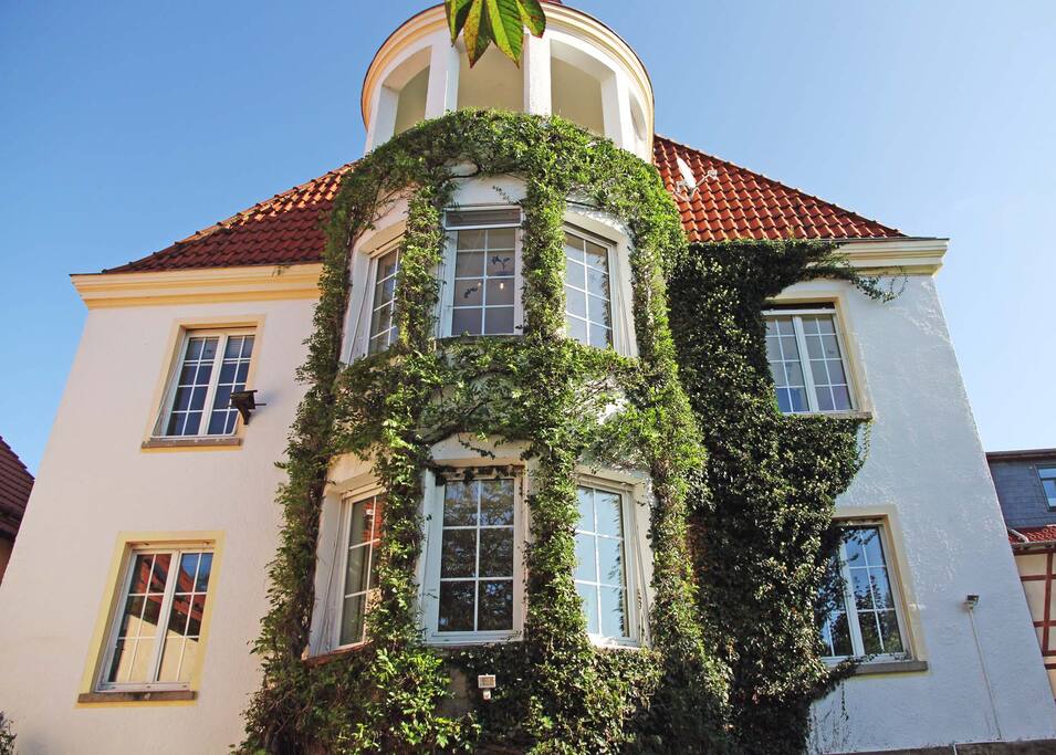Ihre Wohnung befindet sich in der 1. Etage und wurde 2017 neu eingerichtet.