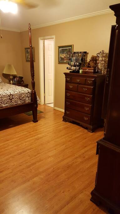 Masterbedroom (Queen)