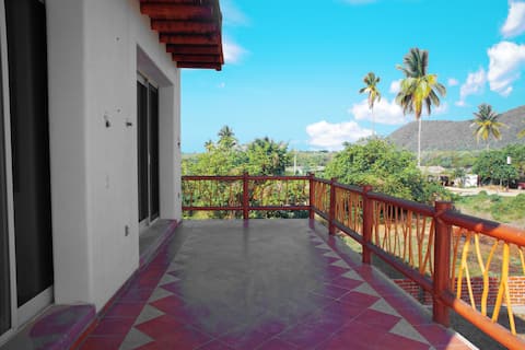 Beautiful Villa w/ 2 Homes! Shared Pool & roofdeck