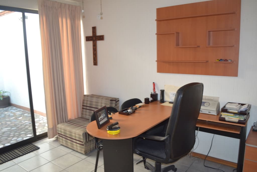 Estudio / área de trabajo con conexión internet