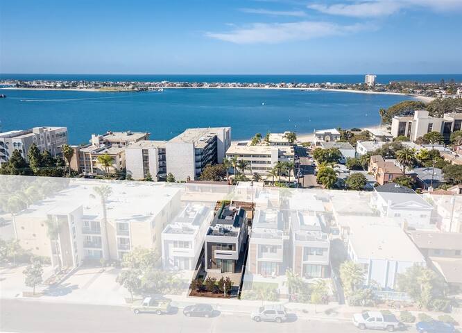 2300+ Sq Ft Brand New Home with Amazing Views!