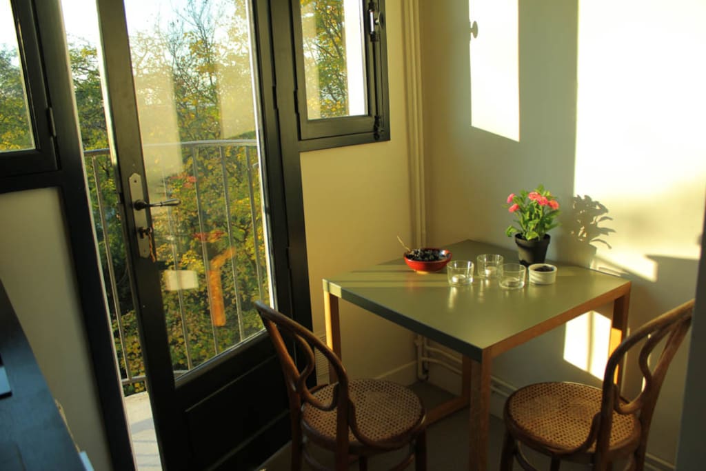 It is lovely to watch the sunset while having dinner in the kitchen
