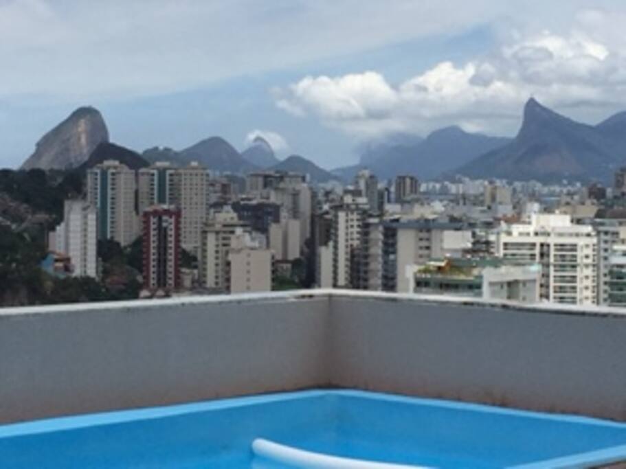 ÚNICA piscina com vista panorâmica para o Cristo Redentor e o Pão de Açucar