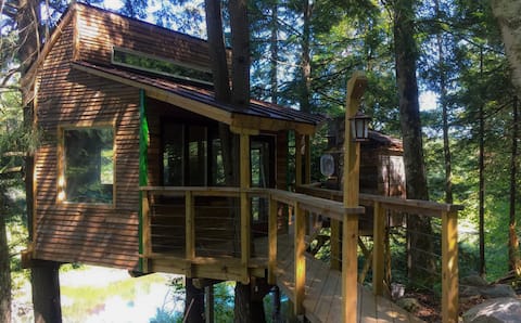 The Beaver Pond Treehouse @ Vermont ReTREEt