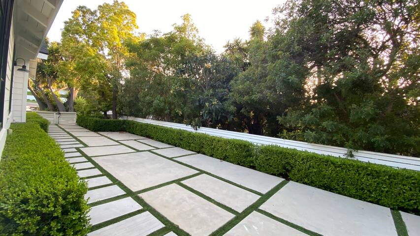 Palisades Paradise gallery image 5