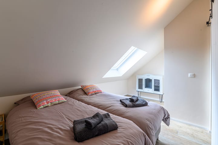 Chambre #2 (convient à 2 personnes)