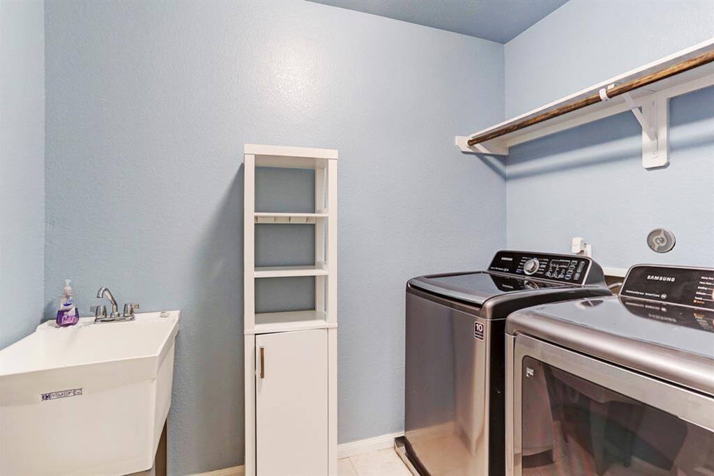 Laundry Room - upstairs