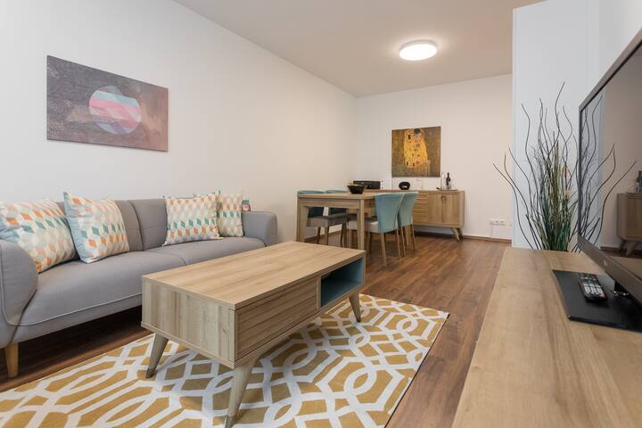 2 Bedroom with Open Terrace close to U3Metro #8/10 gallery image 3