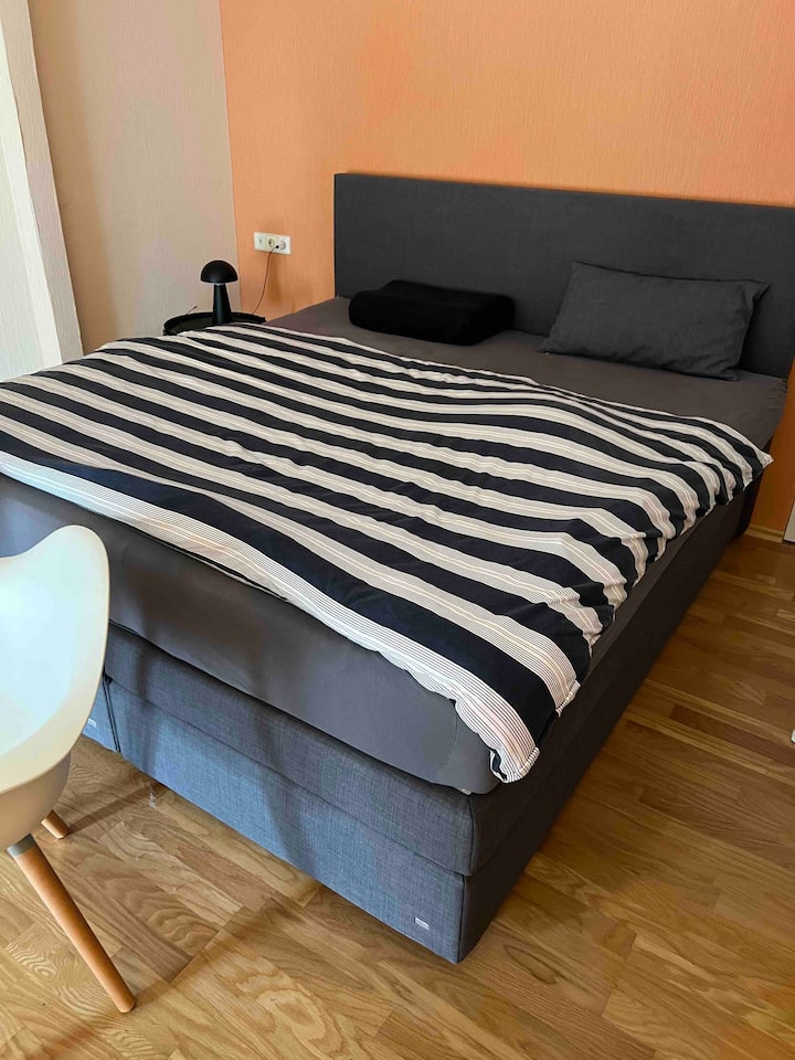 Новото легло в основната спалня 