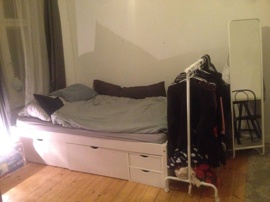Kingsize bed
