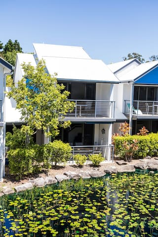 Tropical Getaway in 2 Bedroom Unit in 4* Resort