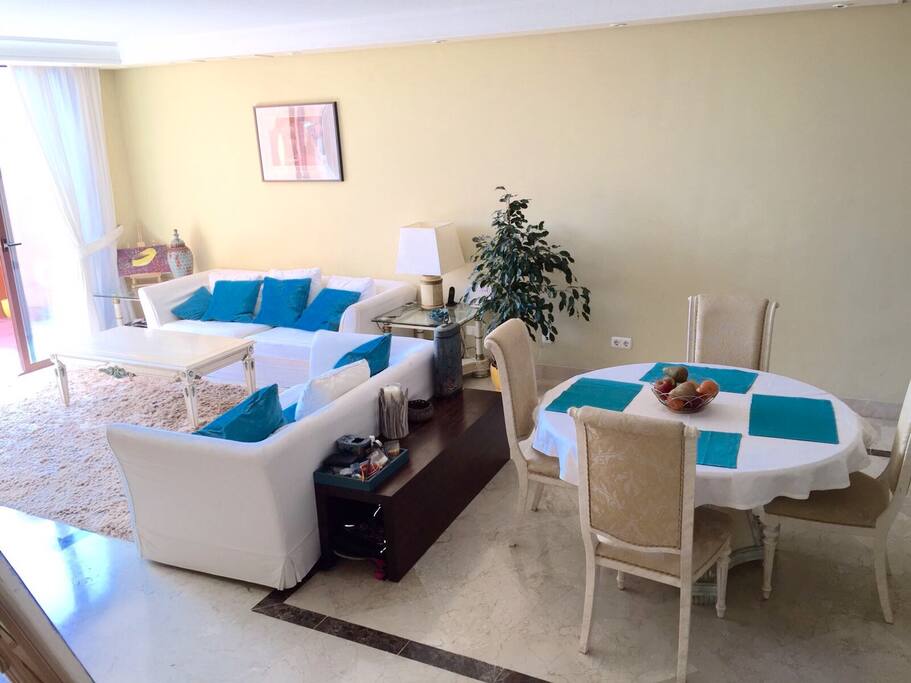 Living room with a dining area
