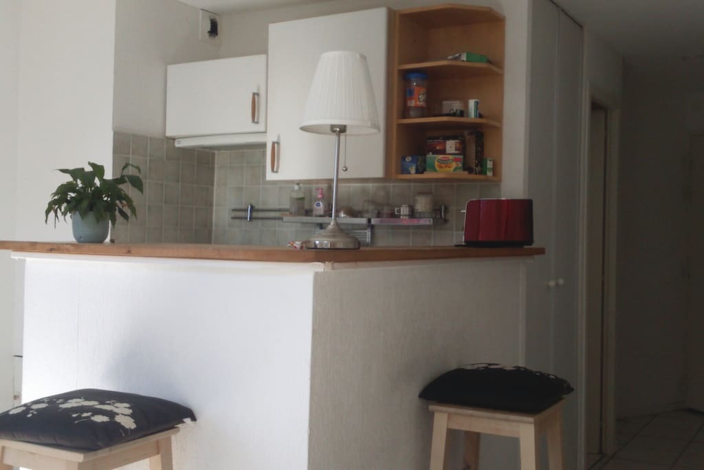 La cuisine avec bar