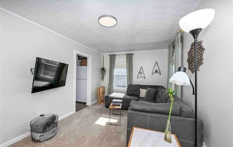 Popular Airbnb listing: Peaceful Portage Lakes Retreat in Akron