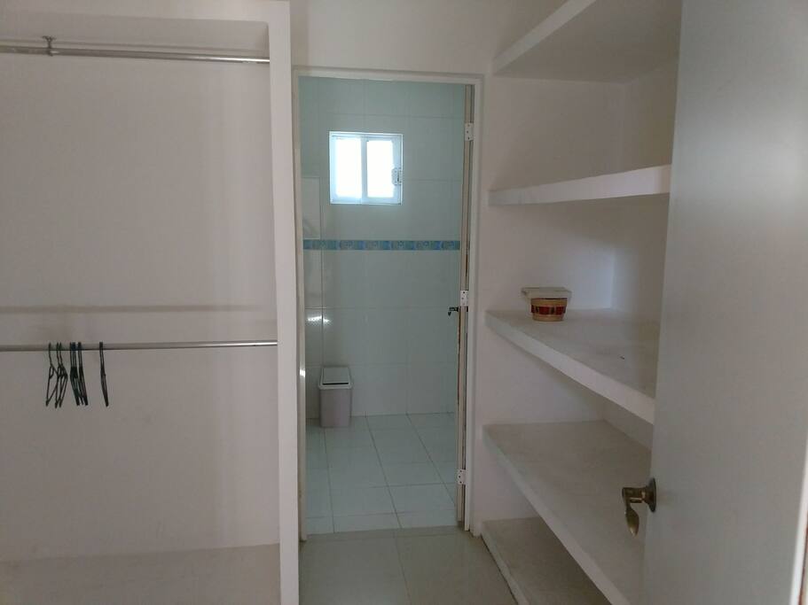 Vestidor y baño recámara 2