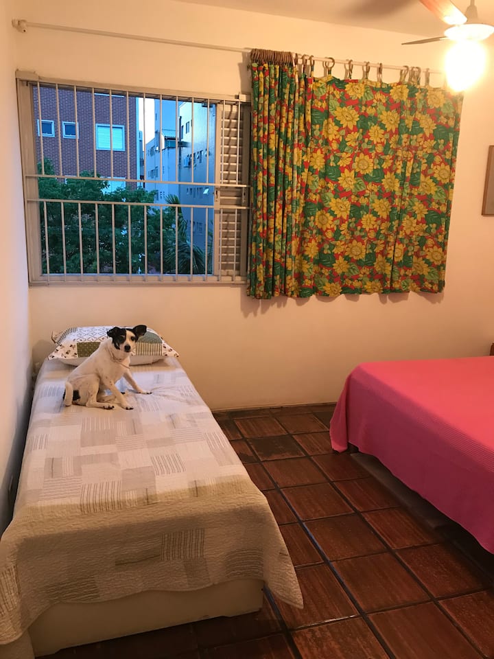 Dhoma e gjumit 3/ en-suite: krevat dopio + krevat dopio