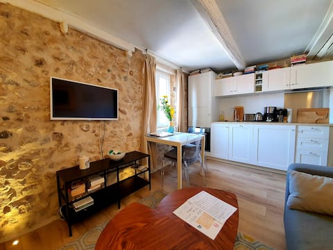 BEAUTIFUL ONE-BEDROOM APARTMENT IN THE OLD TOWN