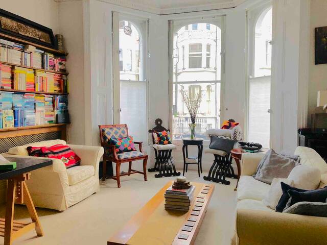 Live next door to Hugh Grant in Chelsea London! gallery image 2