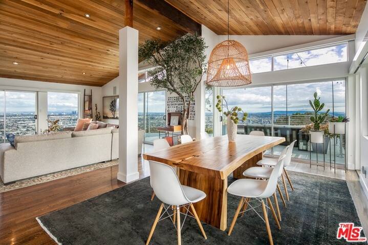 Skyline View Home w/Deck | Luxury Retreat Above LA