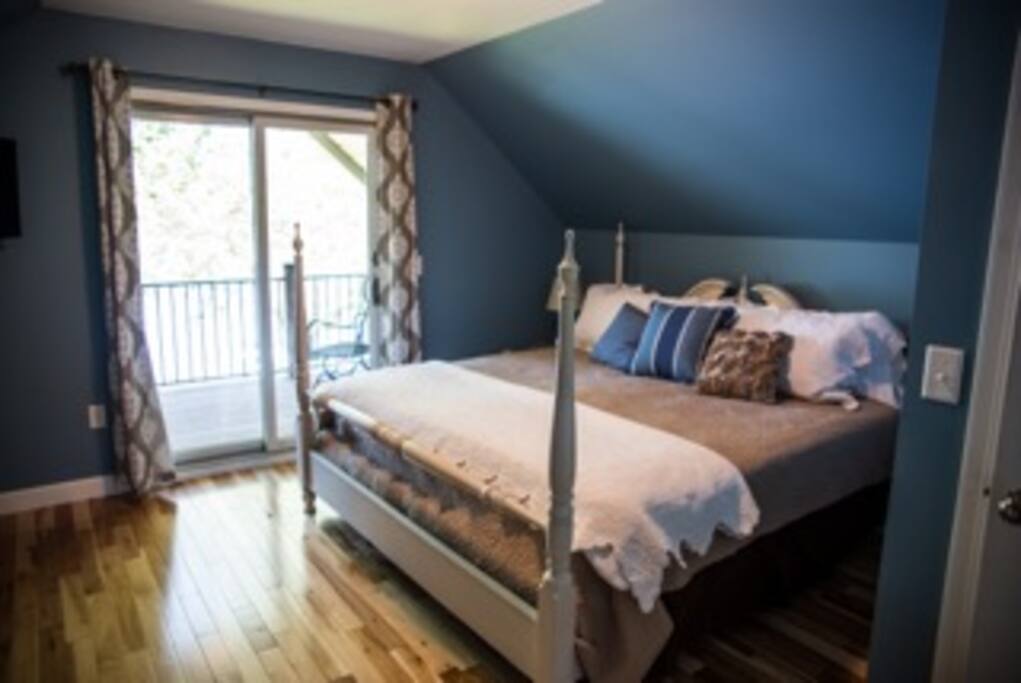 2nd level- king size bed