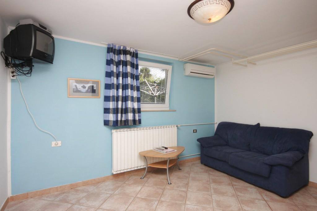 Living room, Surface: 12 m²