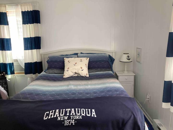 Спалня в долната част 