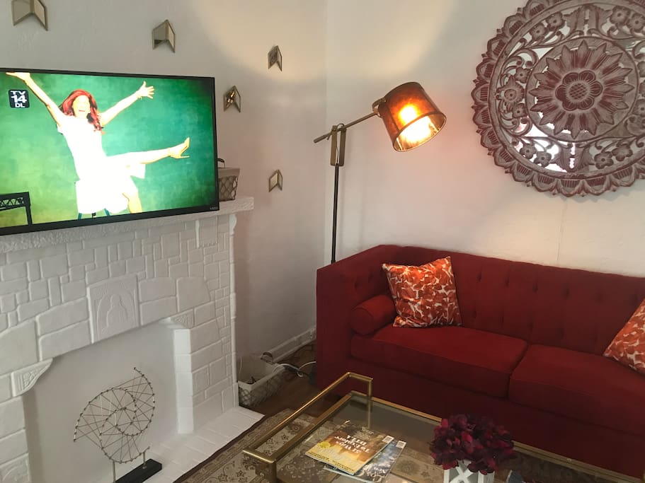 sofa & tv