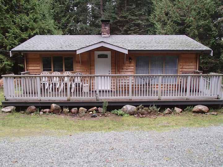 Cedar Log Home Galiano Island