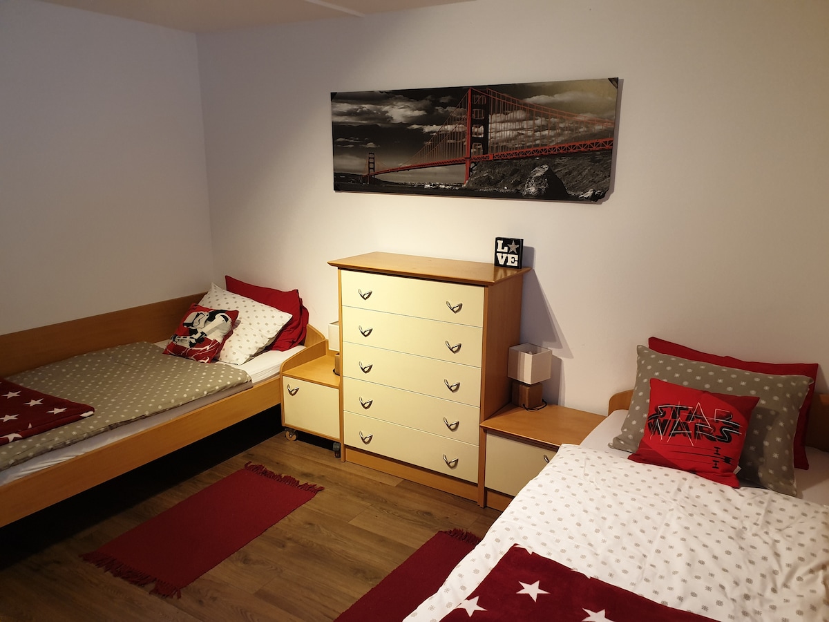 غرفة النوم 2